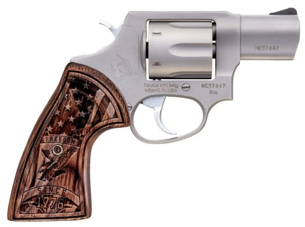 Taurus 605 Stainless / Walnut .357 Mag / .38 SPL 2" Barrel 5-Rounds US Flag Grips